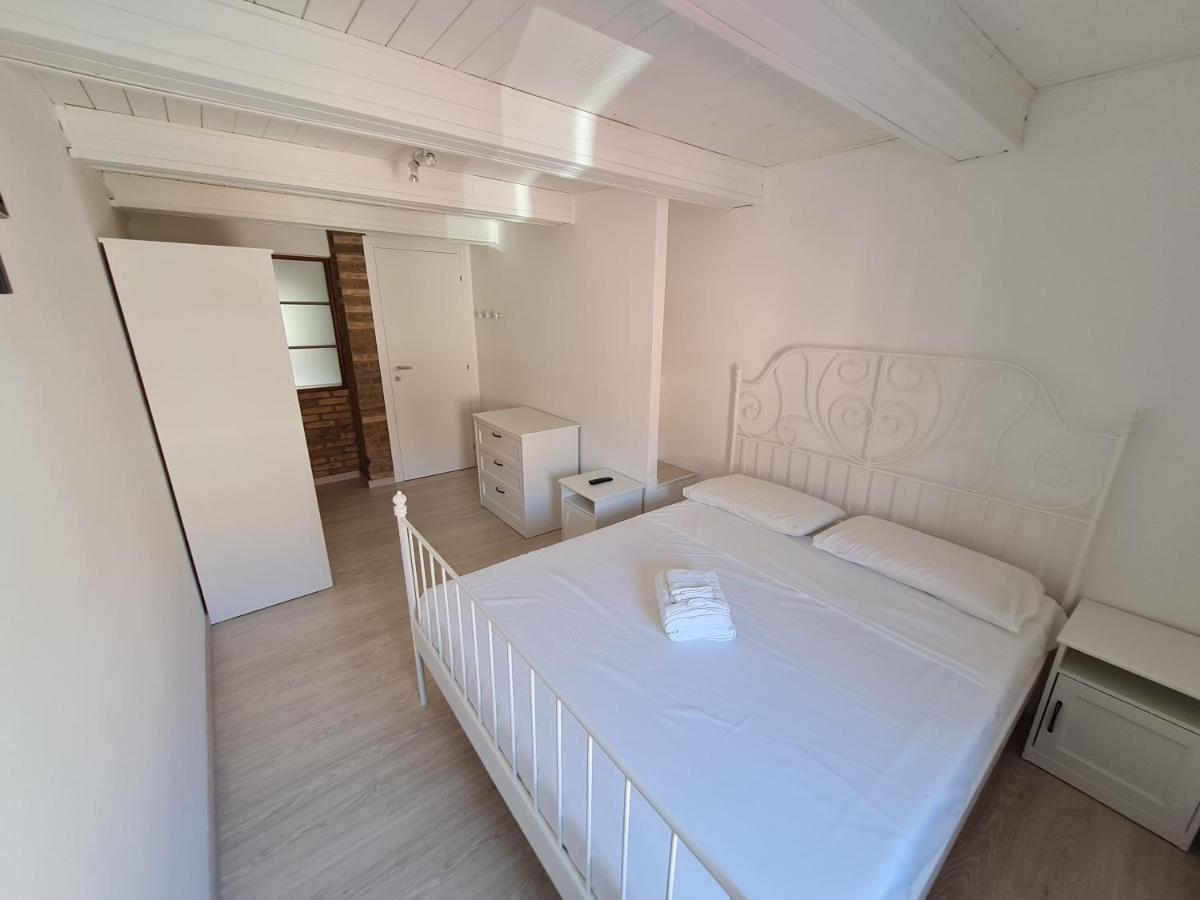 Ferienwohnung Al Castello - Aeroporto Delle Marche - Ancona Falconara Marittima Exterior foto