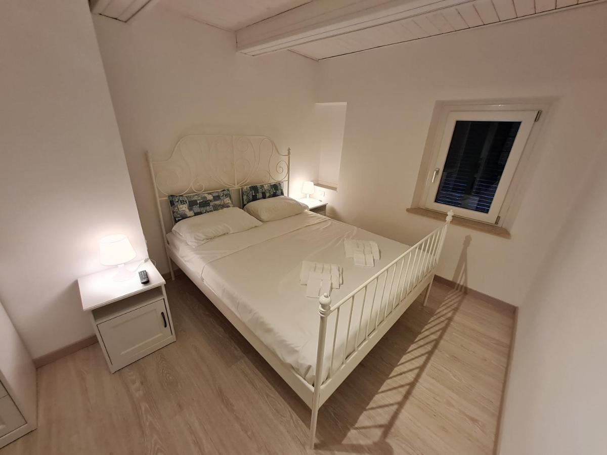 Ferienwohnung Al Castello - Aeroporto Delle Marche - Ancona Falconara Marittima Exterior foto
