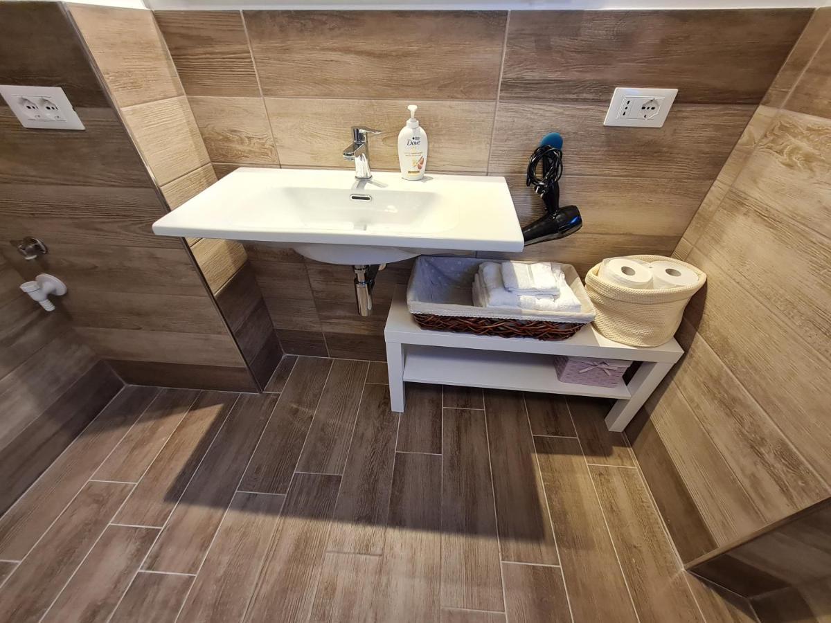 Ferienwohnung Al Castello - Aeroporto Delle Marche - Ancona Falconara Marittima Exterior foto