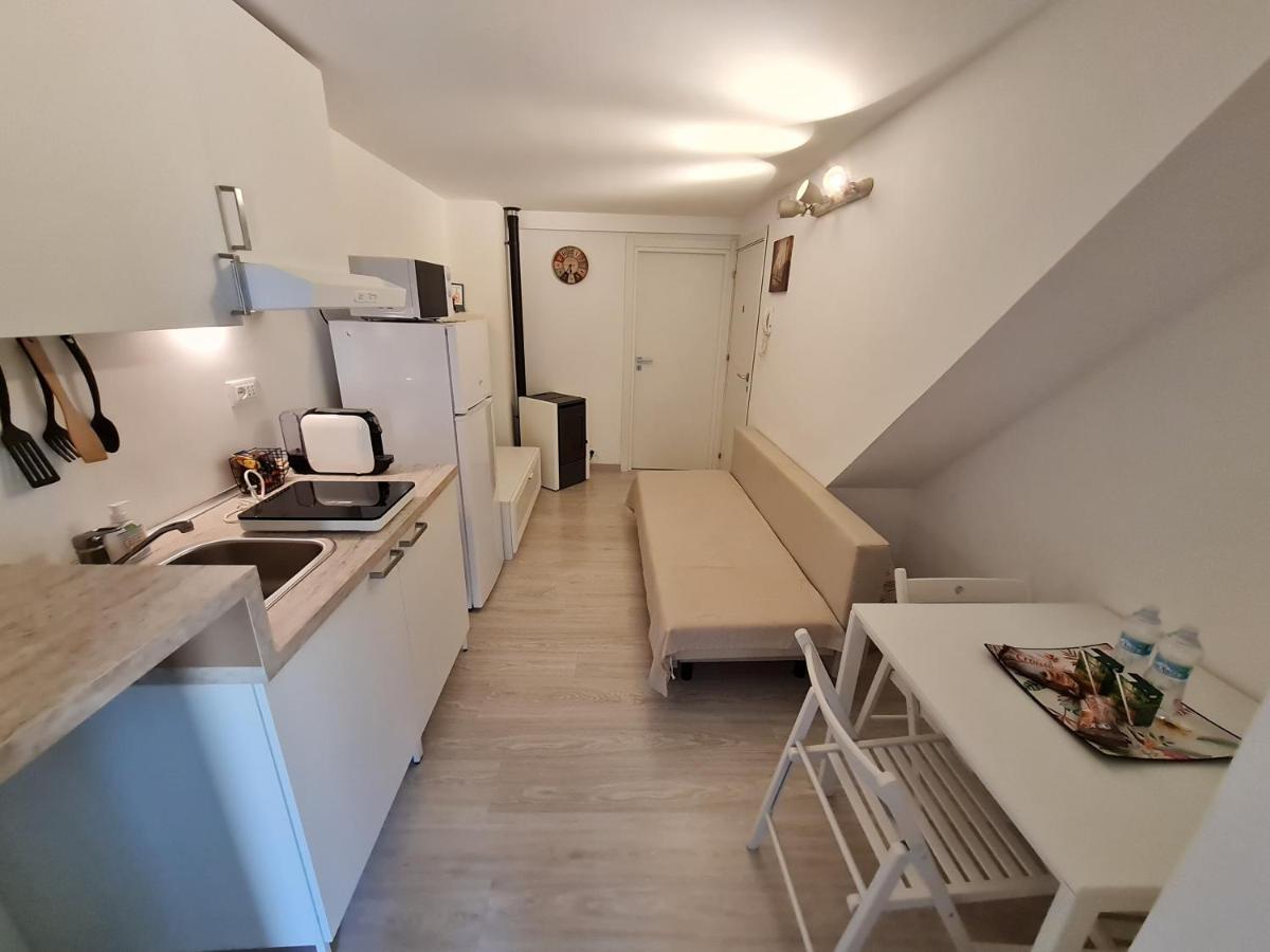 Ferienwohnung Al Castello - Aeroporto Delle Marche - Ancona Falconara Marittima Exterior foto